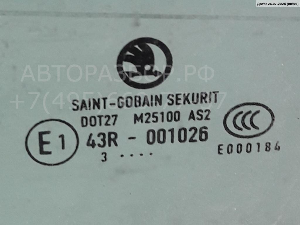 Стекло двери передней левой