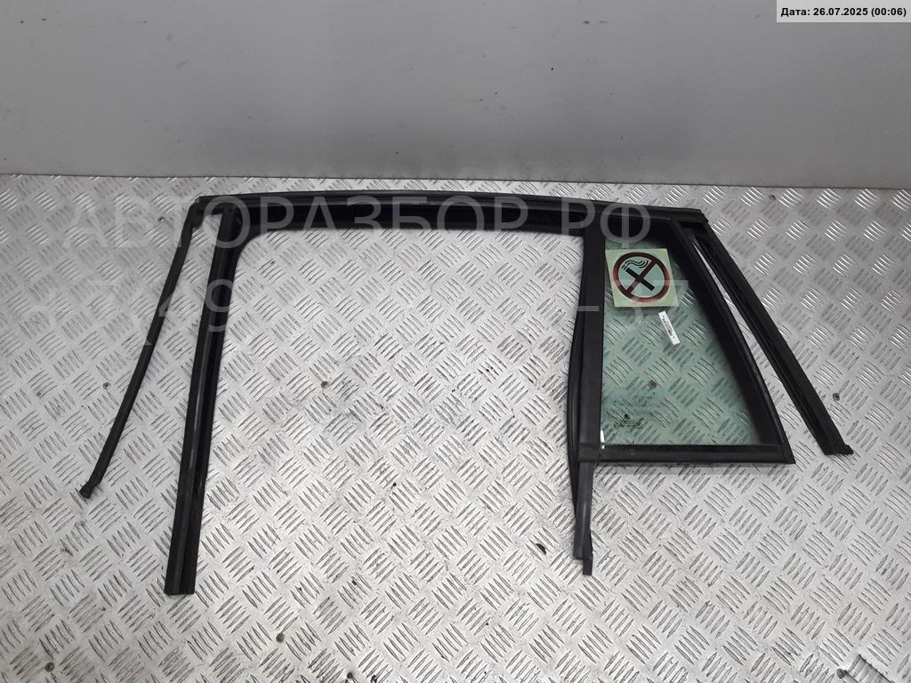 Стекло двери задней левой (форточка)
