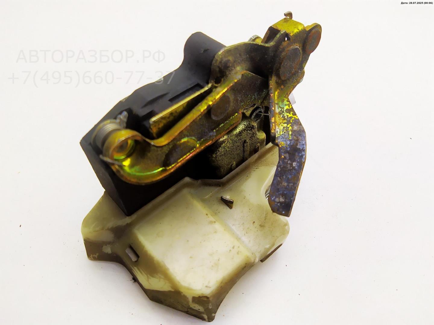 Замок двери задней левой