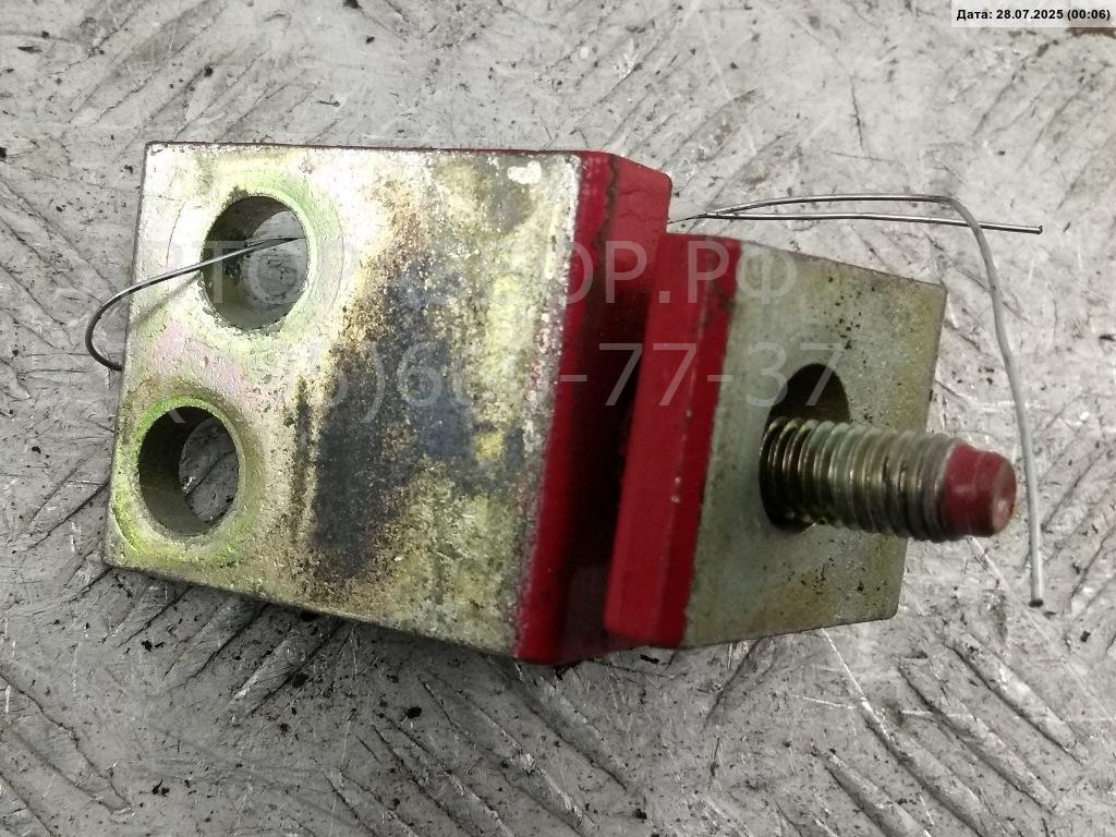 Петля двери