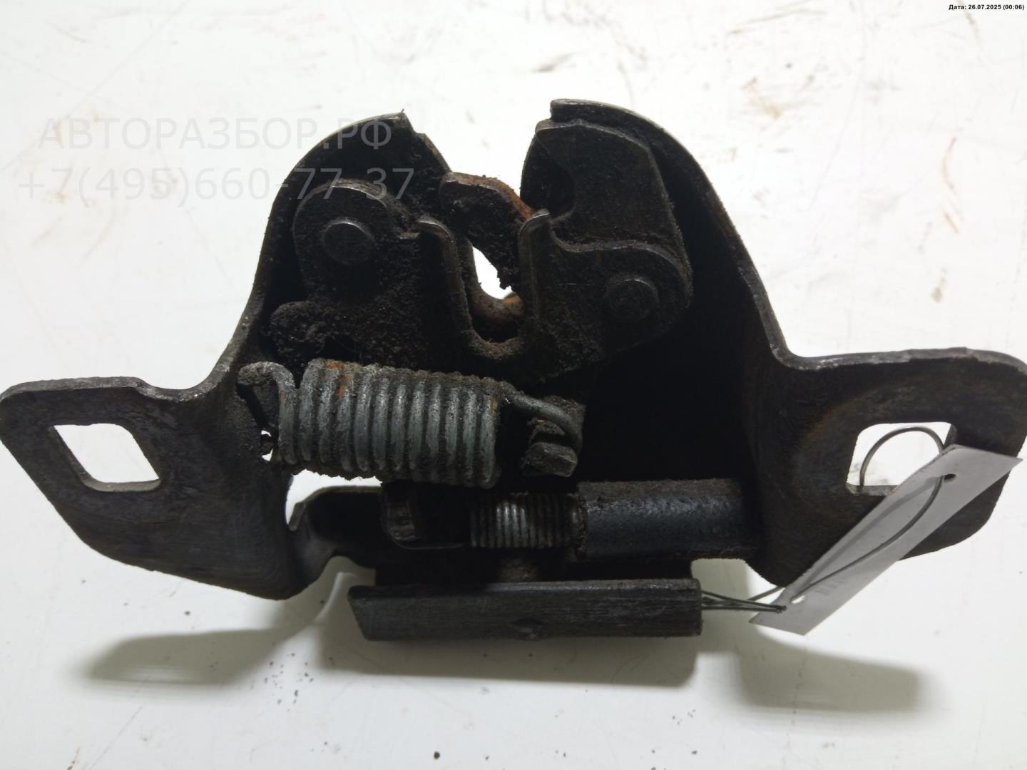 Замок капота