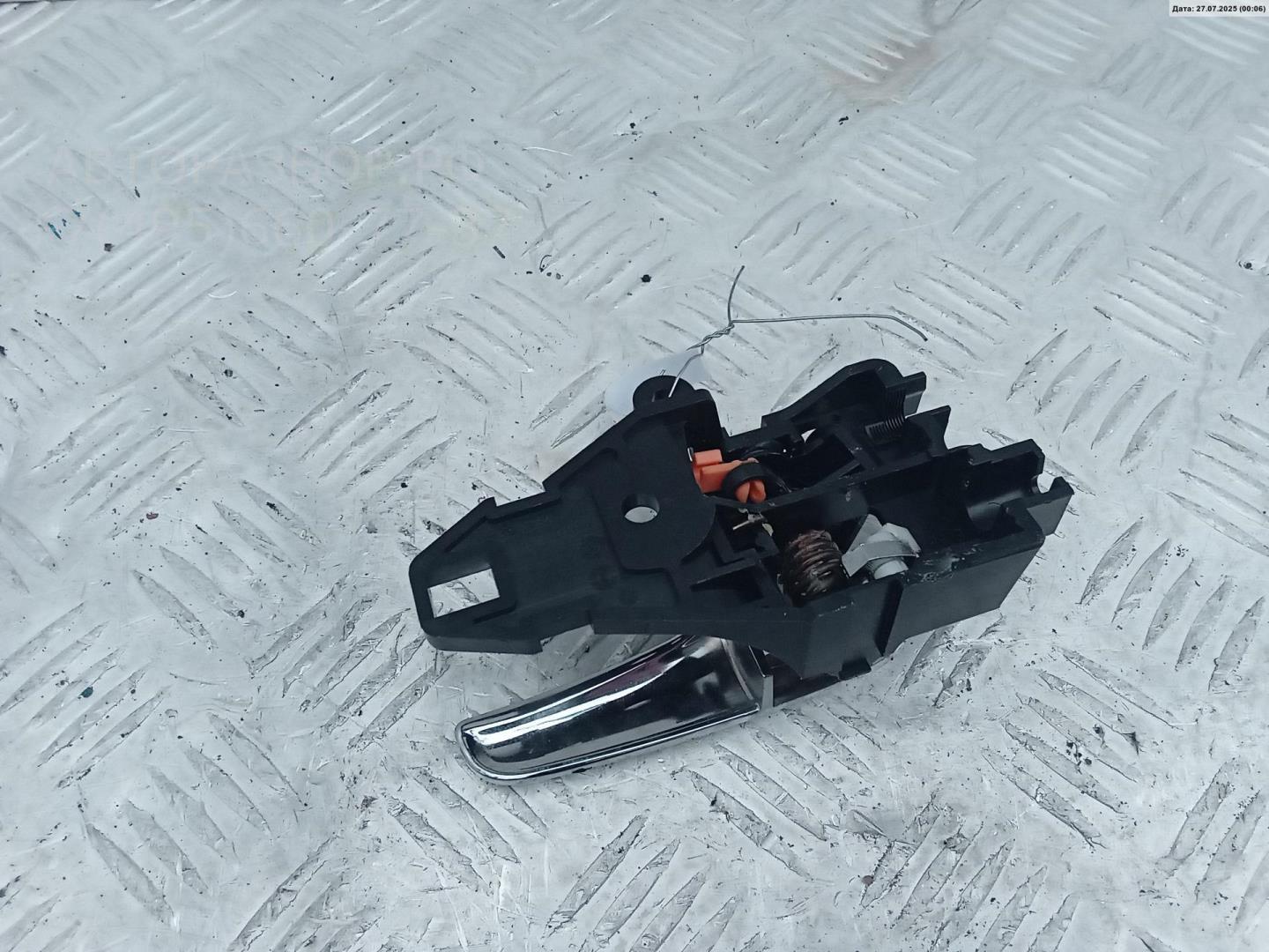 Ручка двери задней внутренняя левая