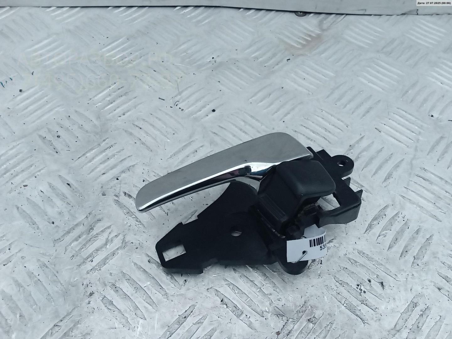 Ручка двери задней внутренняя левая