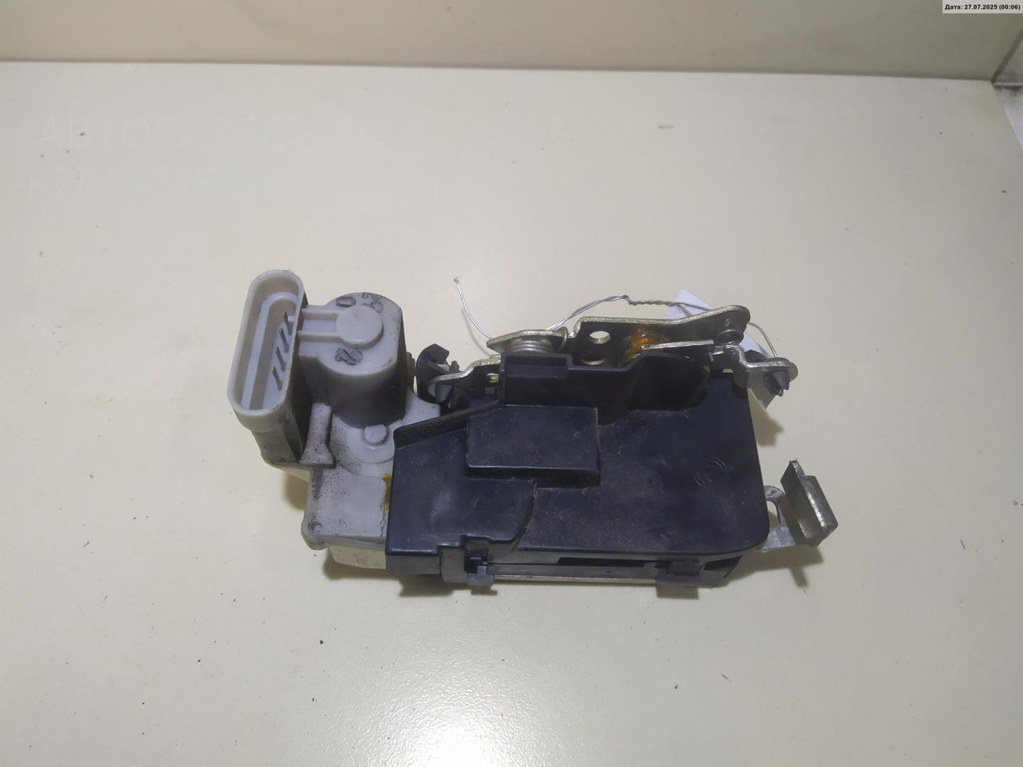 Замок двери задней левой