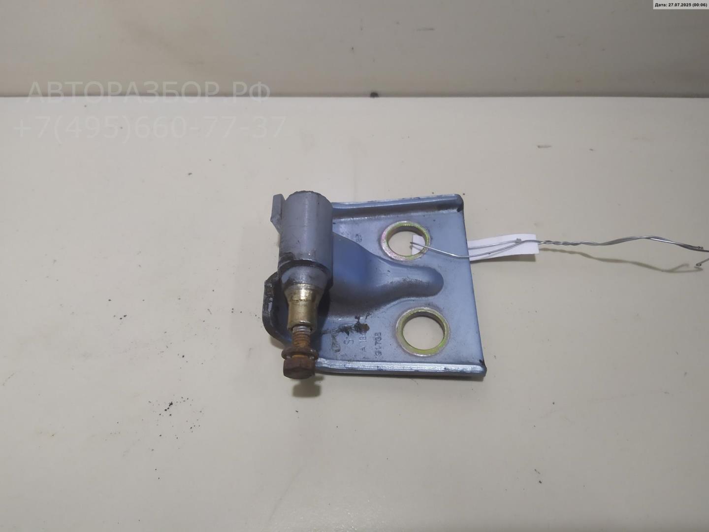 Петля двери