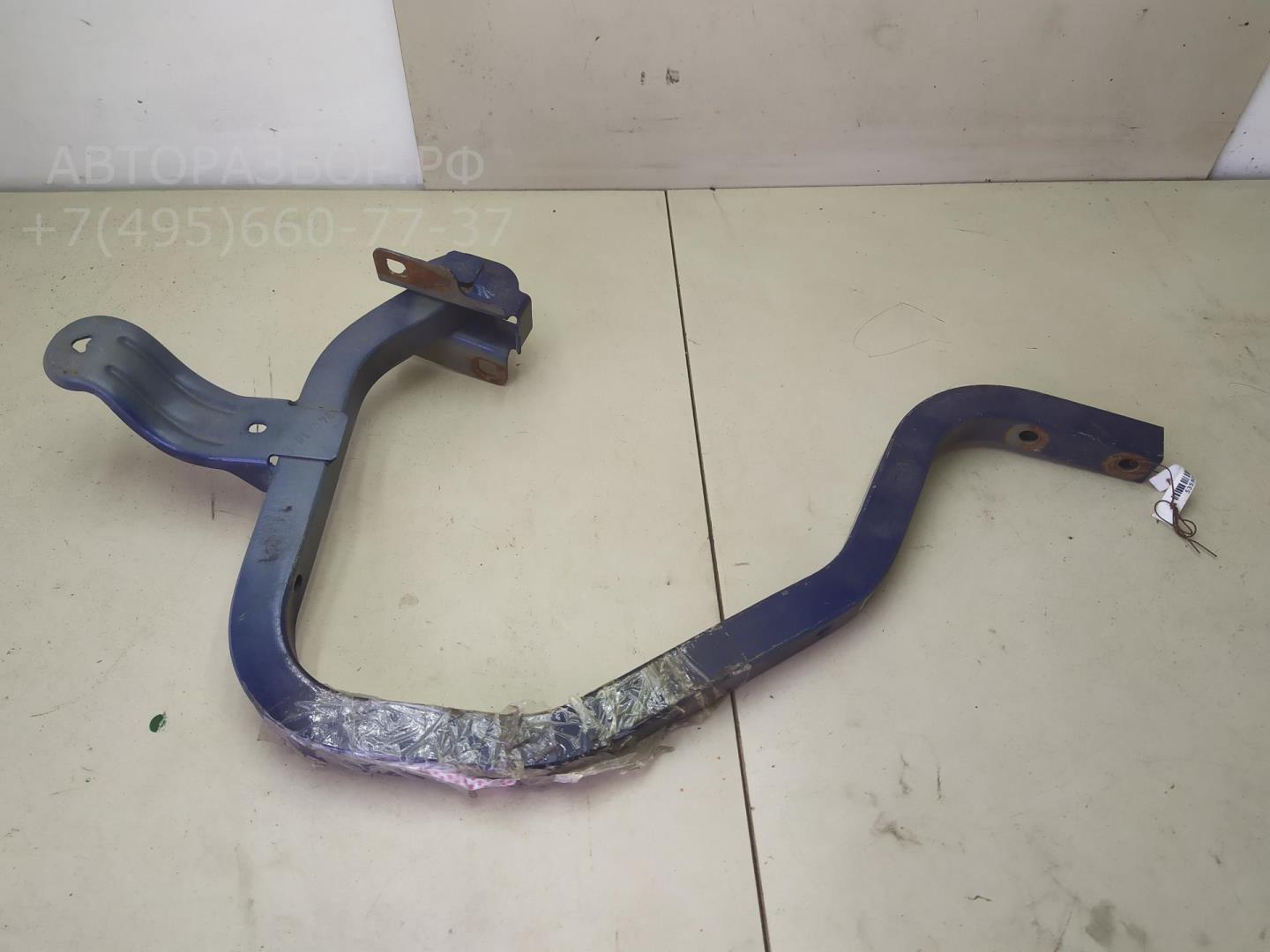 Петля крышки багажника