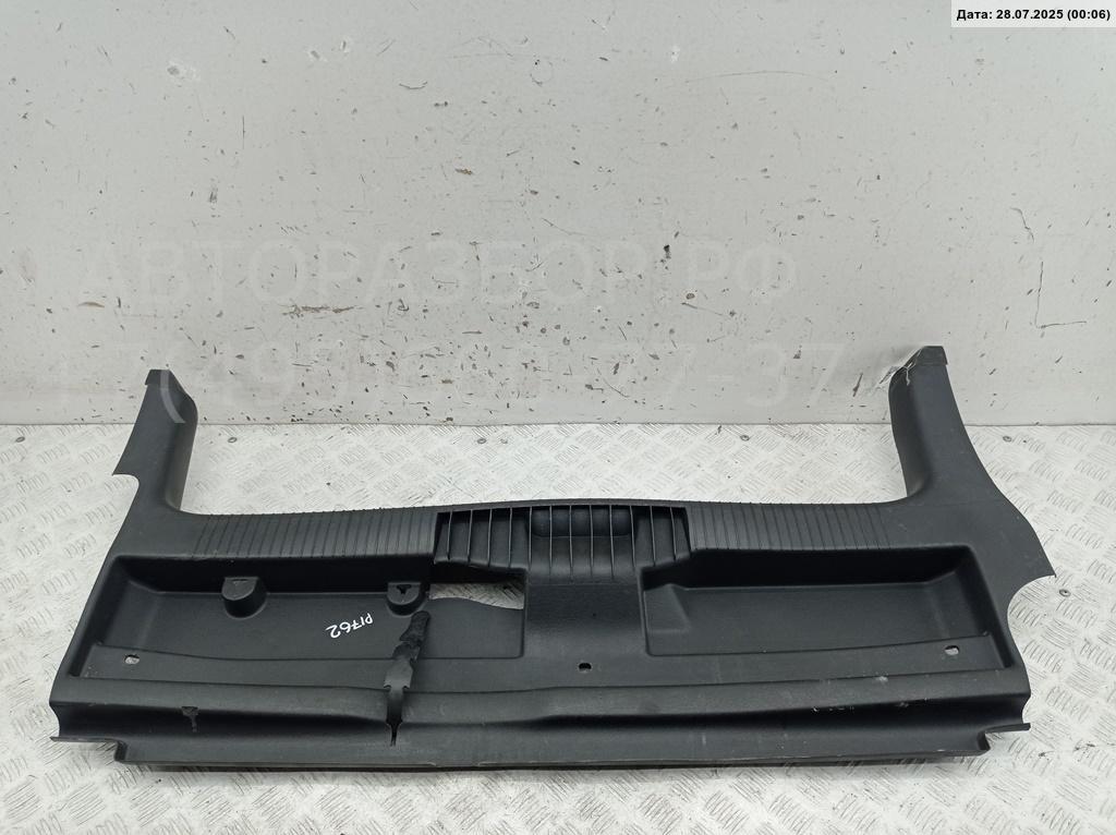 Накладка крышки багажника