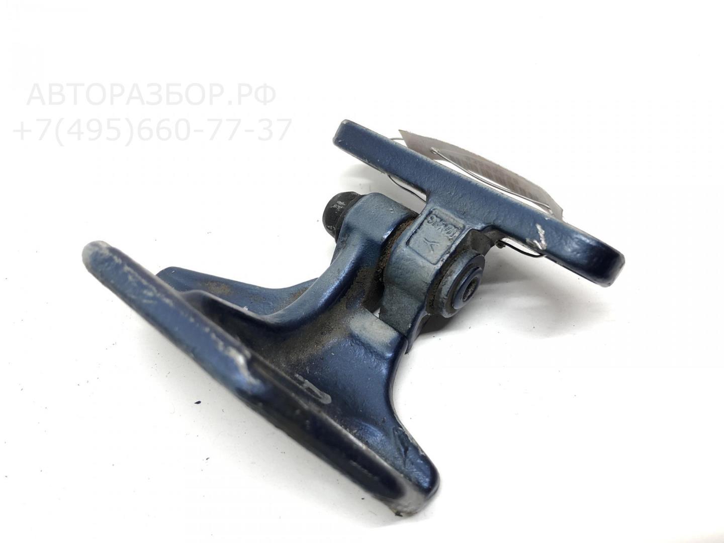 Петля двери