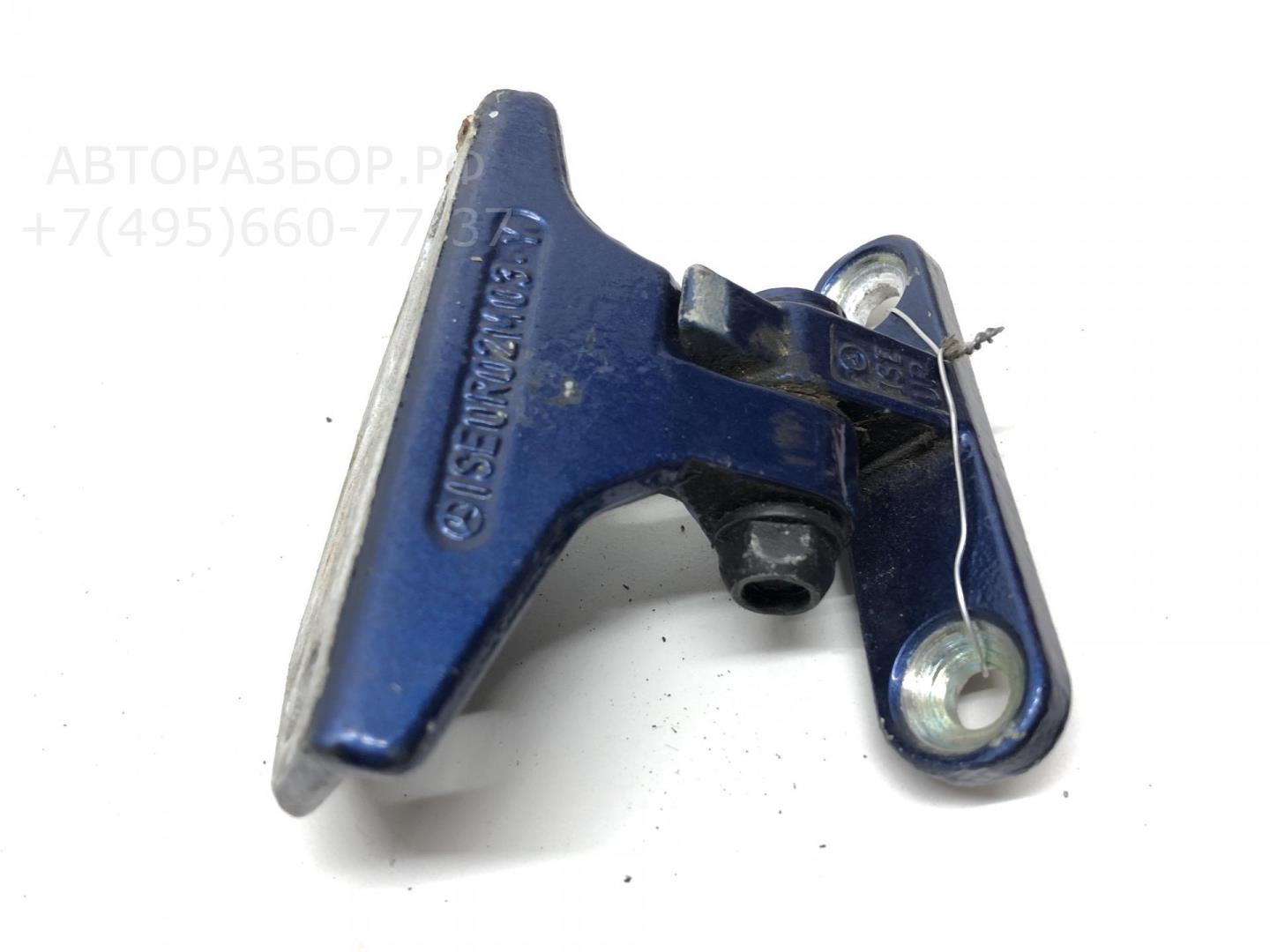 Петля двери