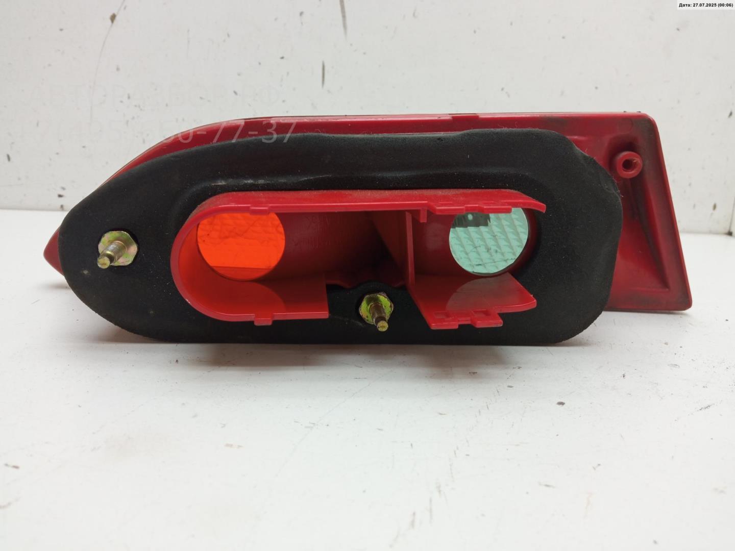 Фонарь задний внутренний правый