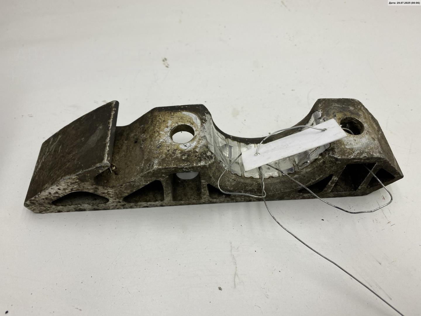 Кронштейн (п.п.к.)