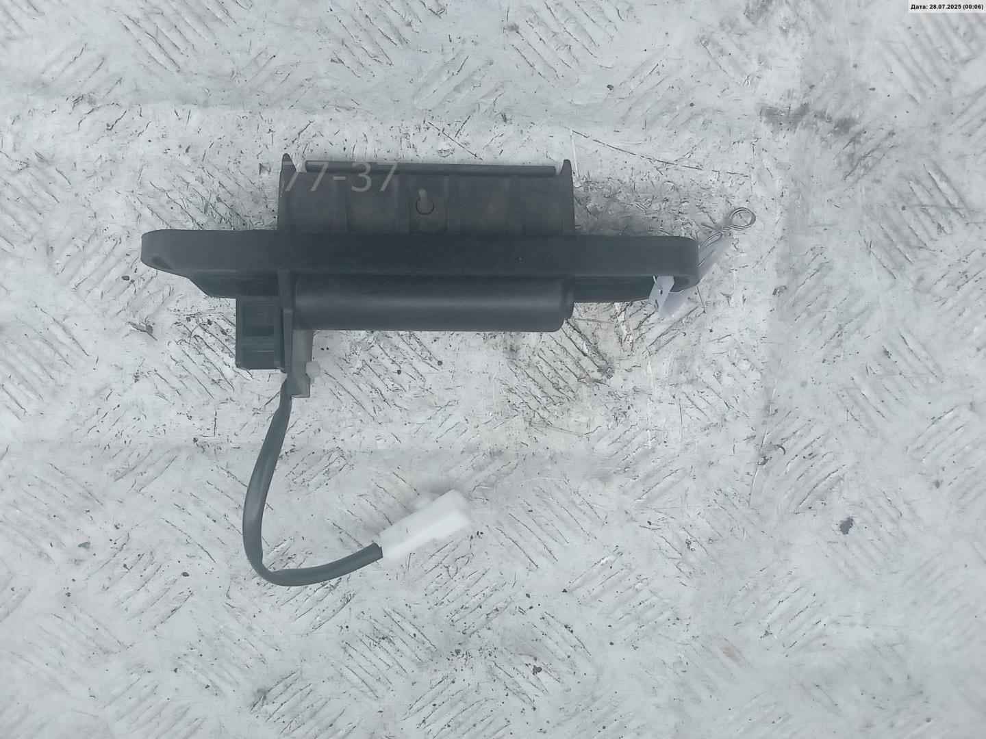 Ручка двери багажника наружная