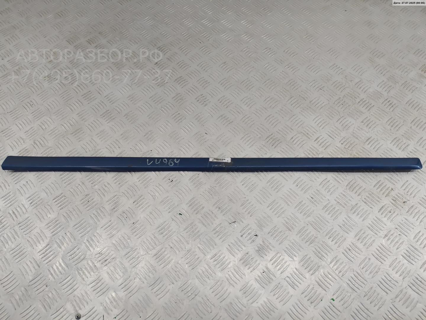 Молдинг двери передней левой