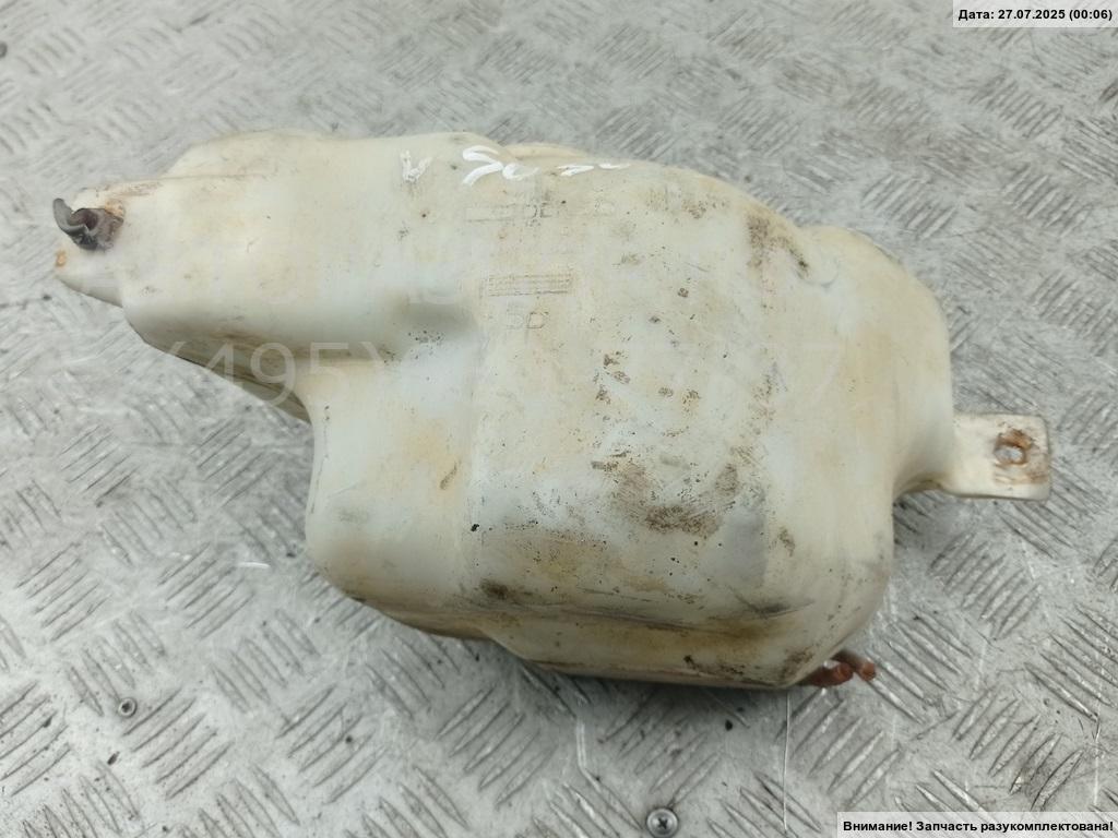 Бачок омывателя лобового стекла