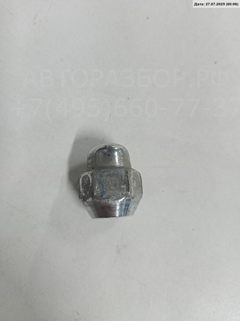 Болт колесный