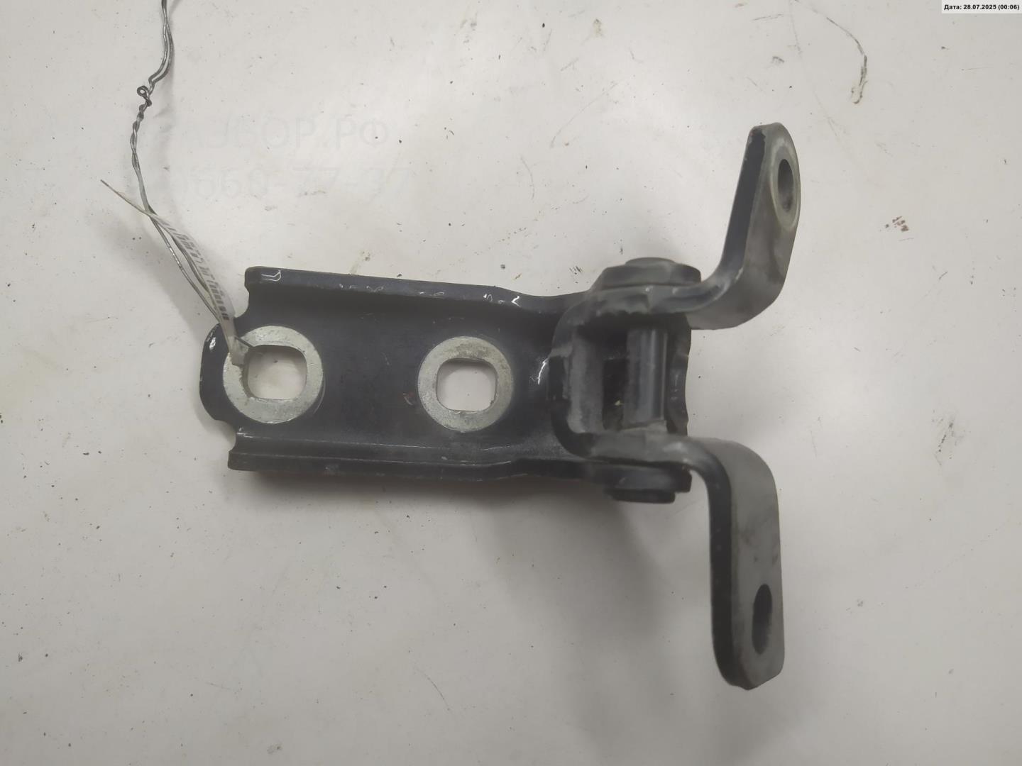 Петля двери