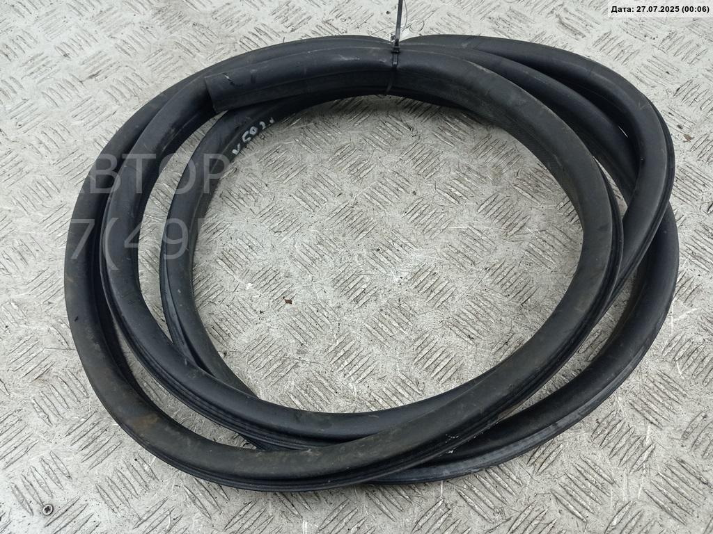 Уплотнитель багажника