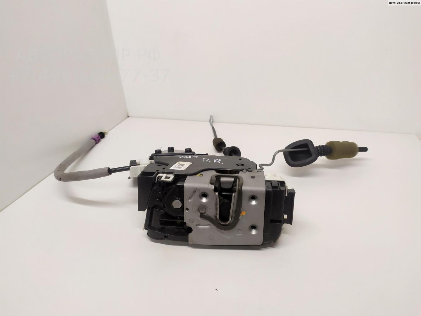 Замок двери передней правой