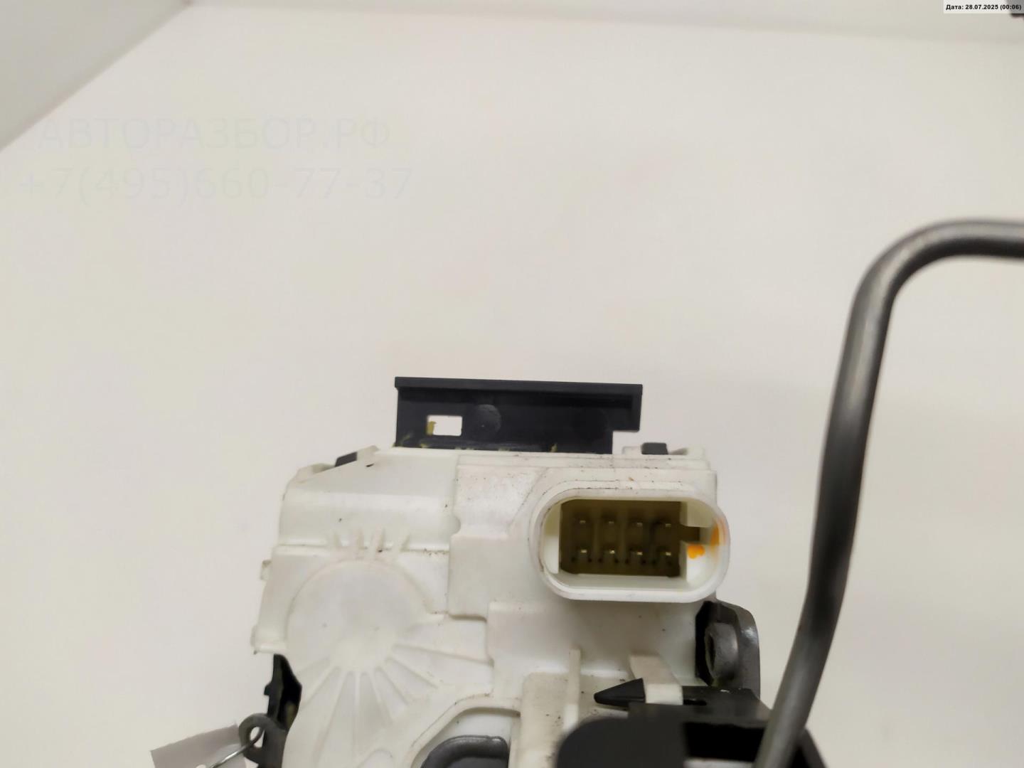 Замок двери передней правой