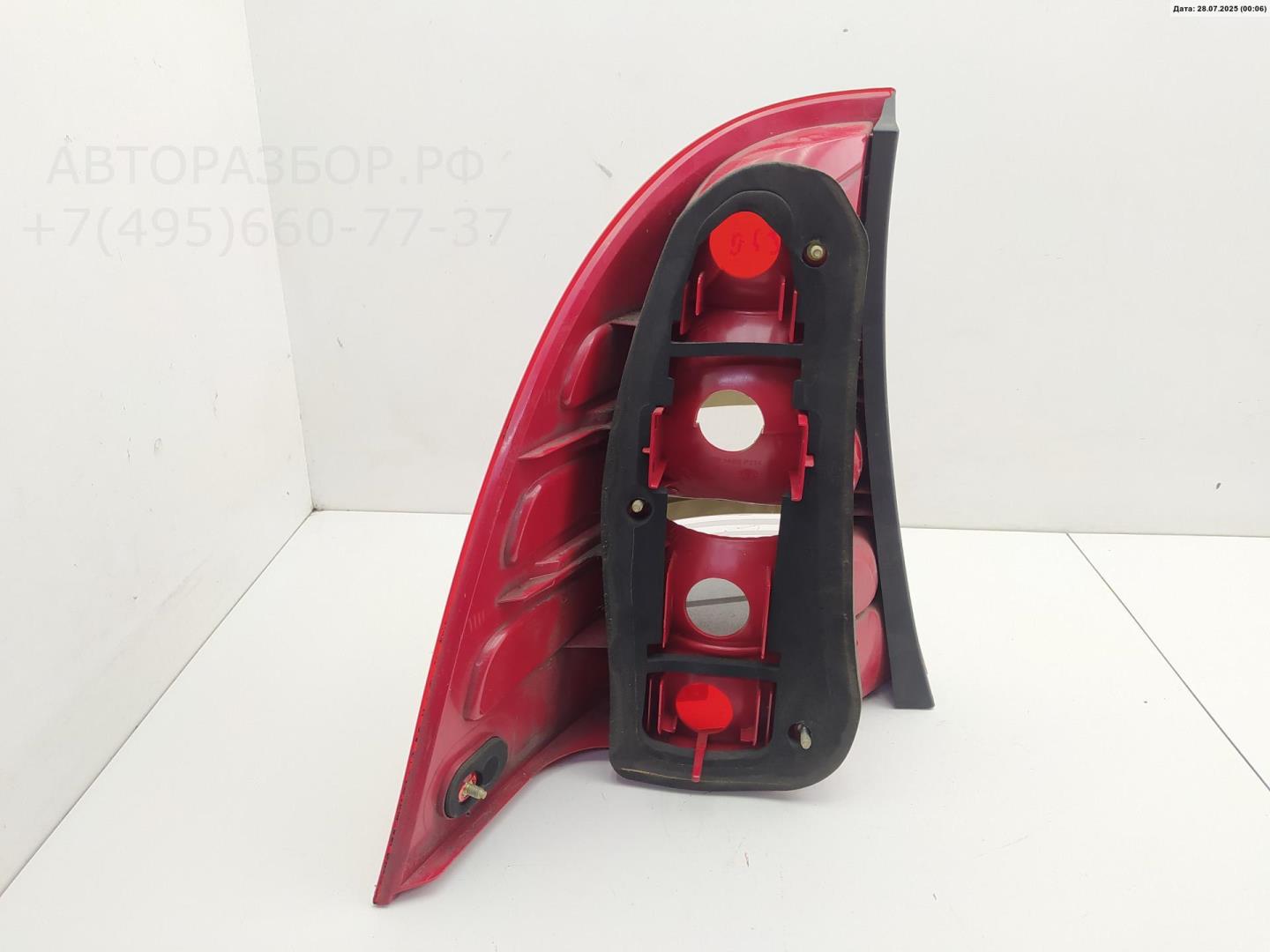 Фонарь задний правый