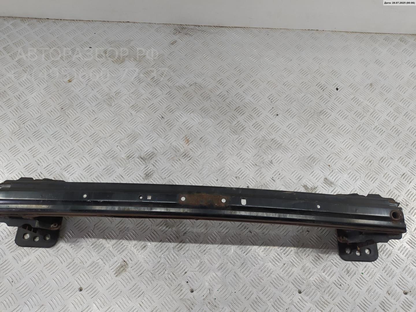 Усилитель переднего бампера