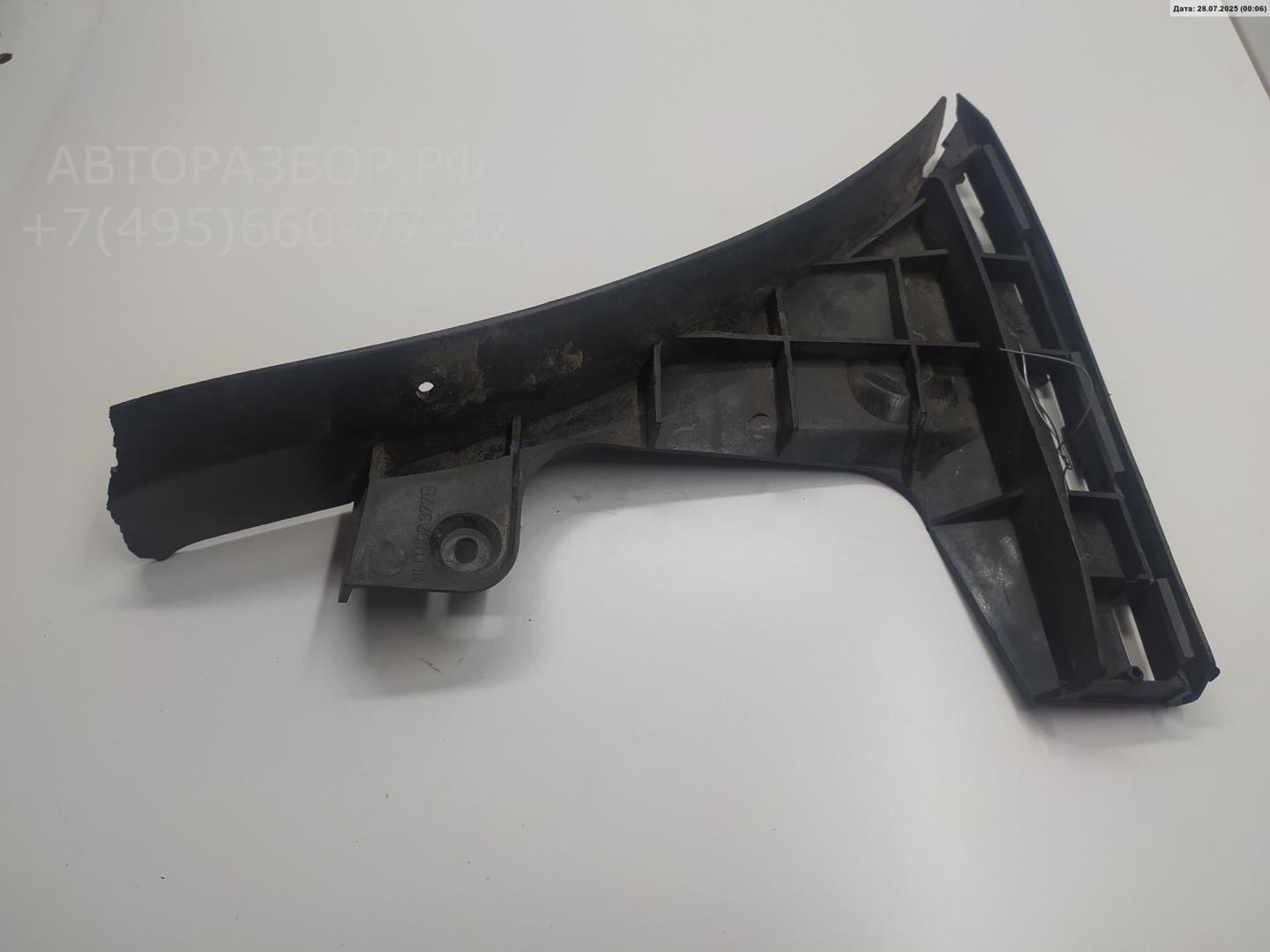 Кронштейн заднего бампера