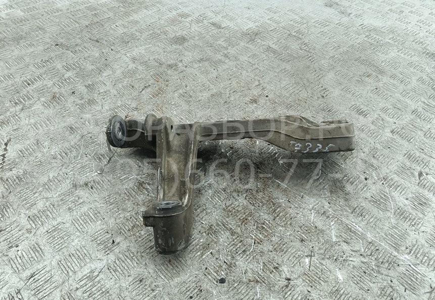 Кронштейн переднего рычага