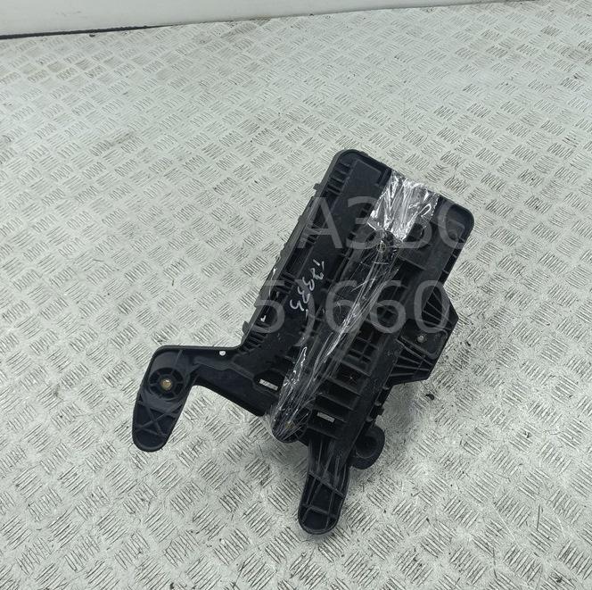 Крепление АКБ (корпус/подставка) для A3 (8P1) 2003- 2013