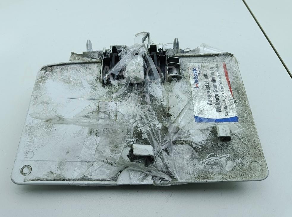 Лючок бензобака