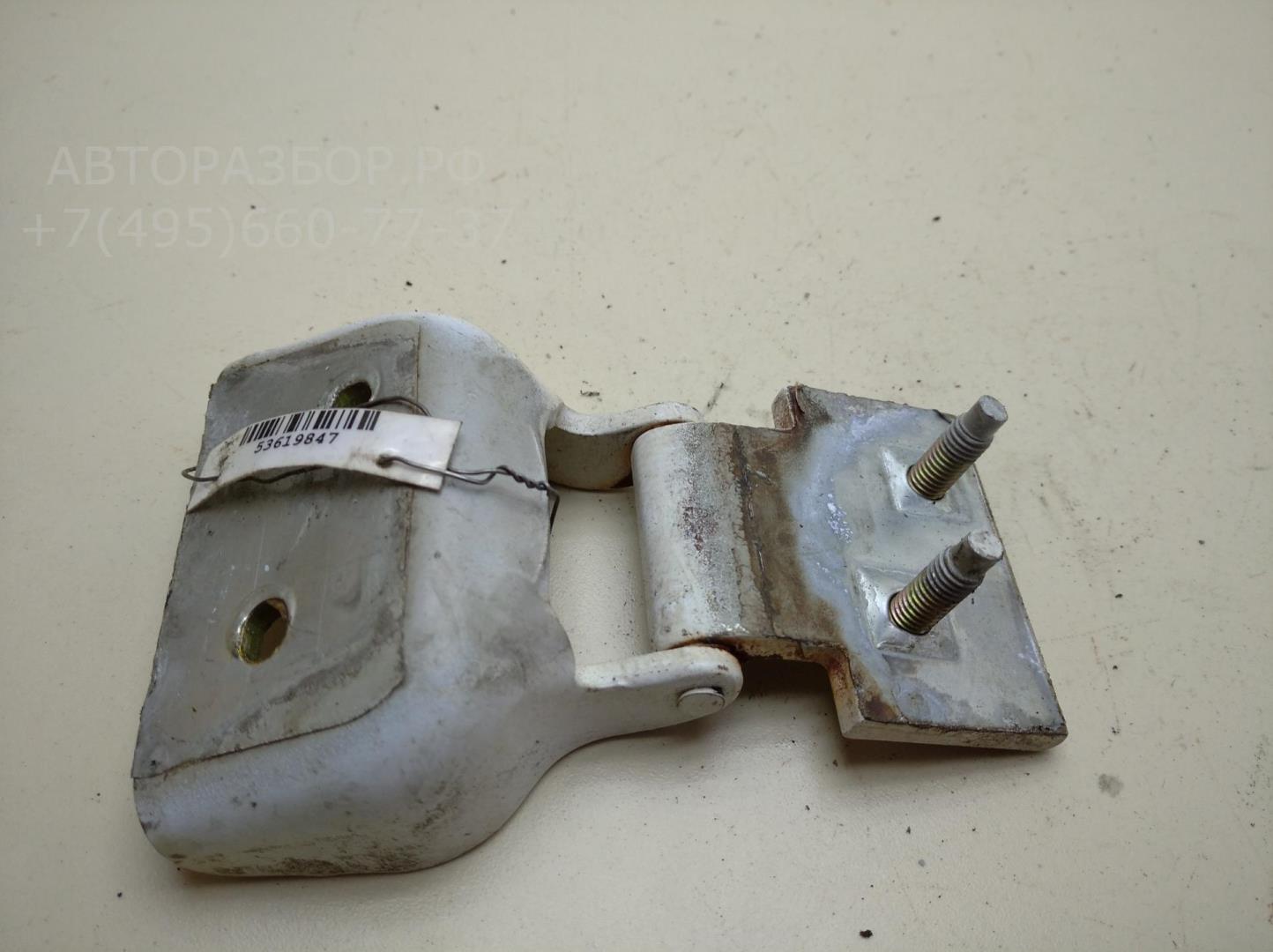 Петля крышки багажника