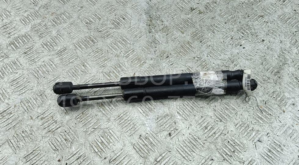 Амортизатор крышки багажника