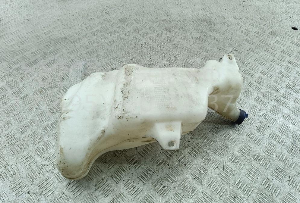 Бачок омывателя лобового стекла