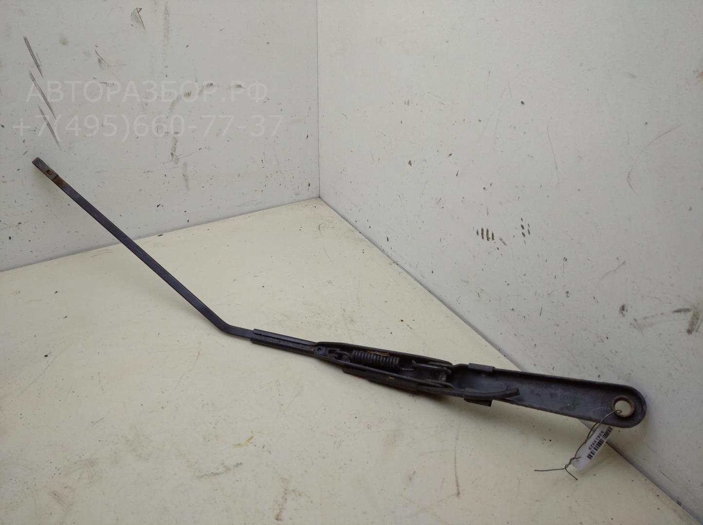 Поводок стеклоочистителя передний правый