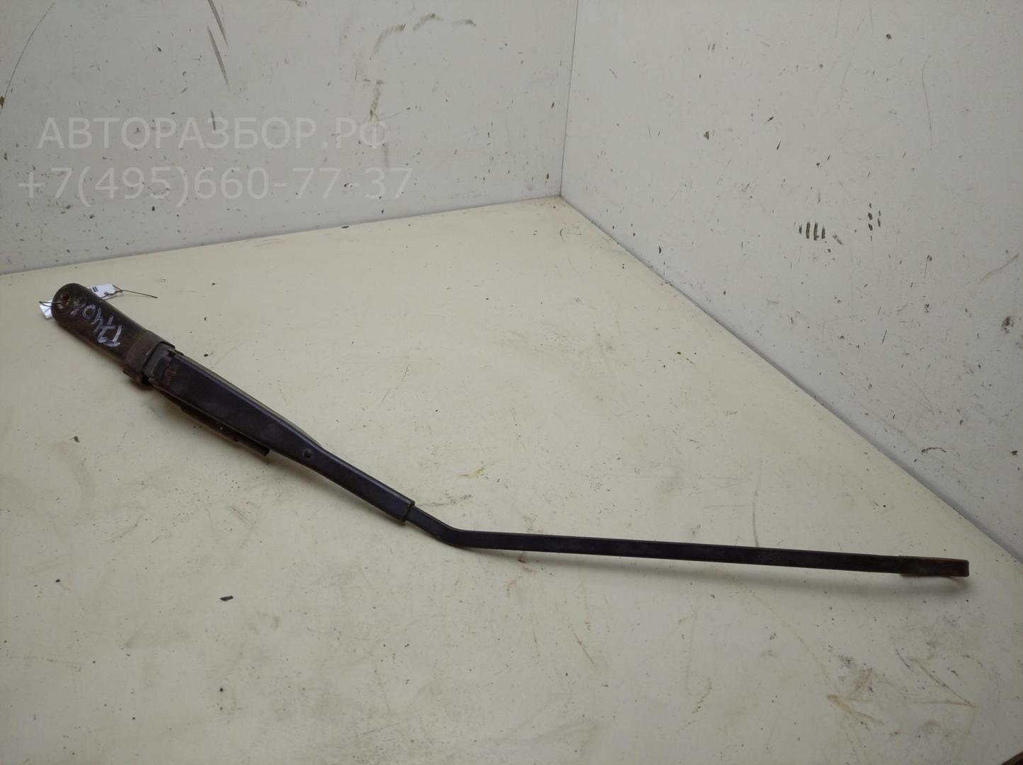 Поводок стеклоочистителя передний правый