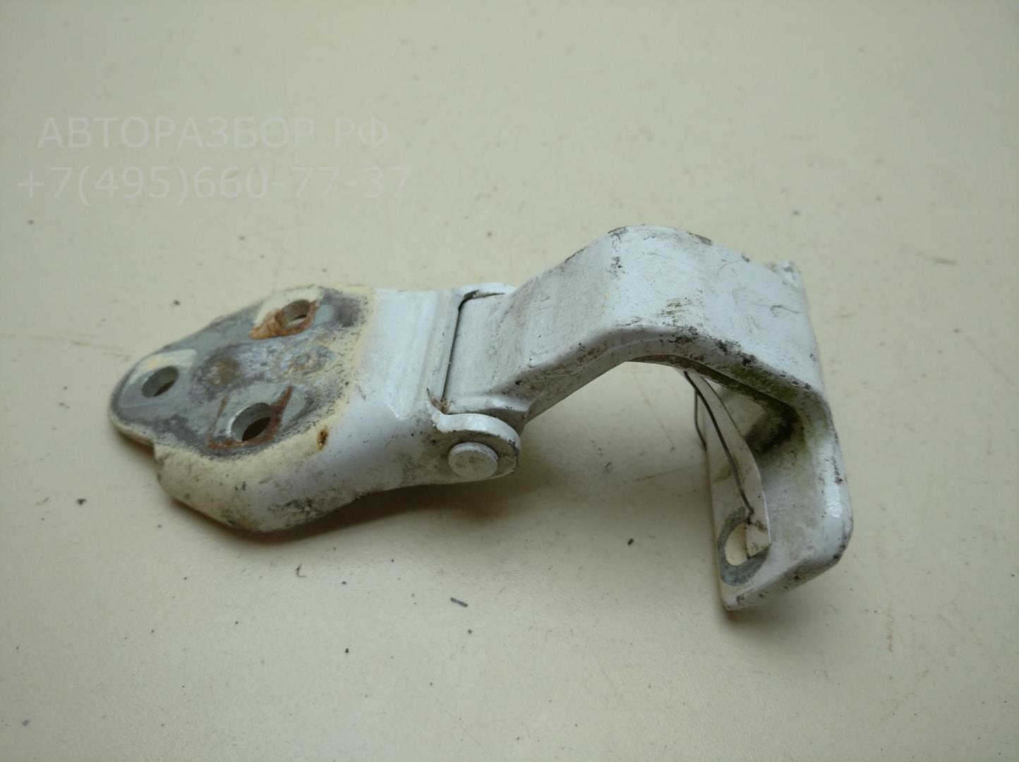 Петля двери