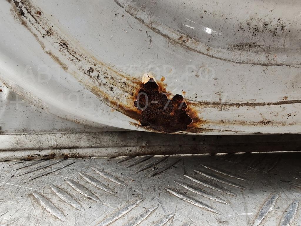 Дверь передняя левая