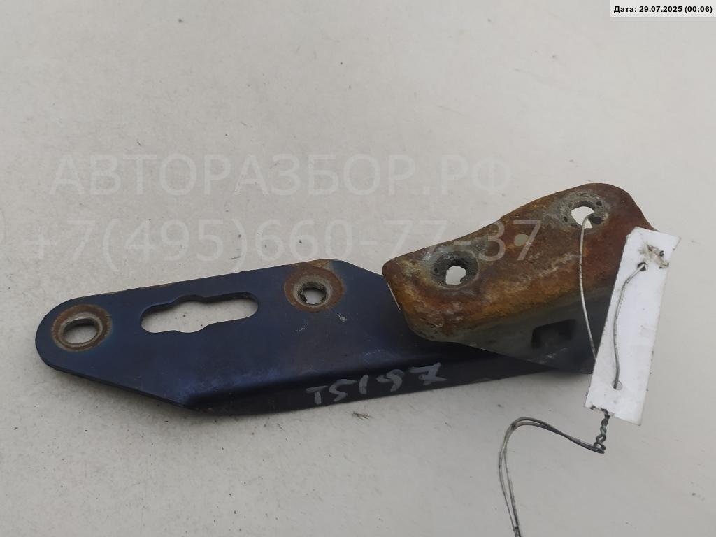 Петля капота правая