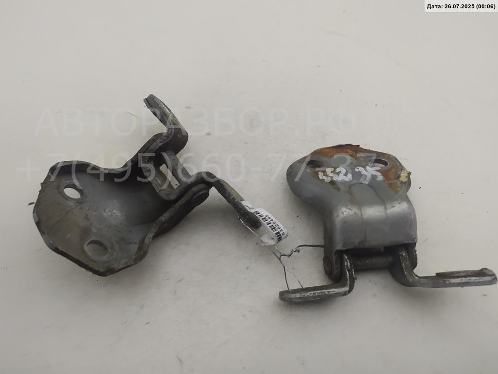 Петля двери