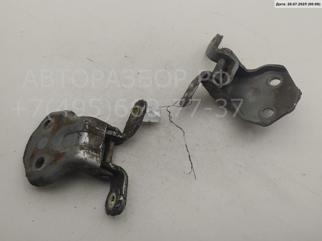 Петля двери