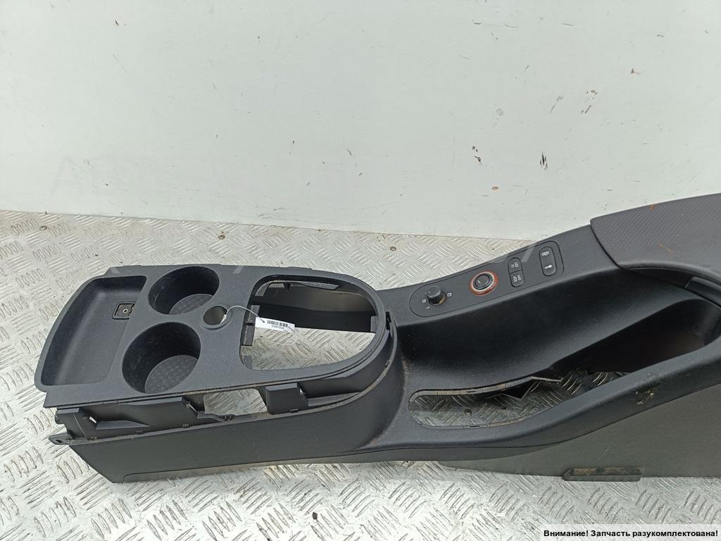 Подлокотник