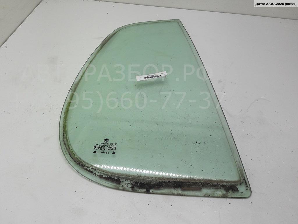 Стекло двери задней правой (форточка)