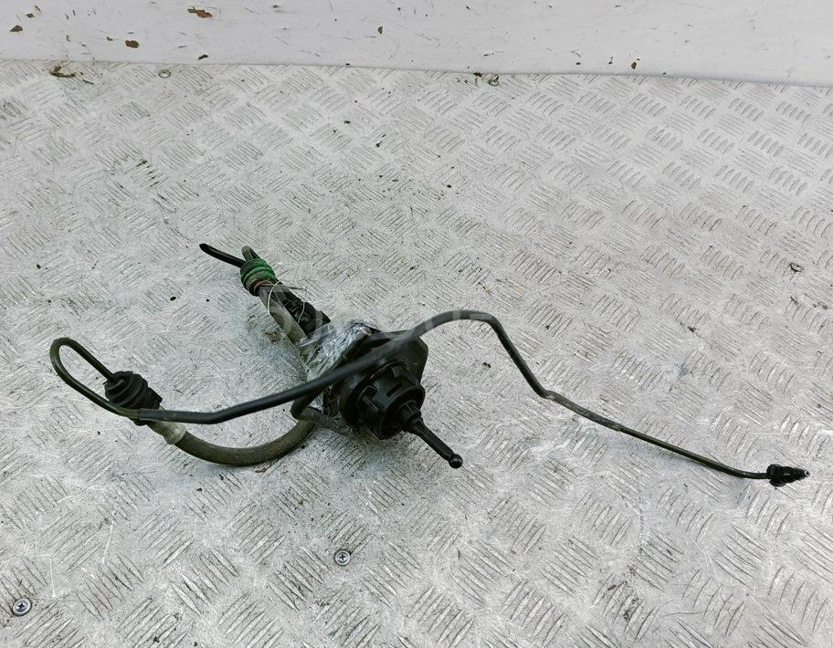 Цилиндр сцепления главный