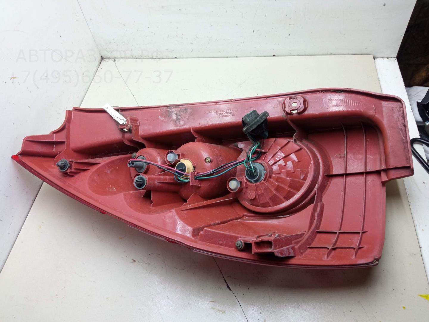 Фонарь задний правый