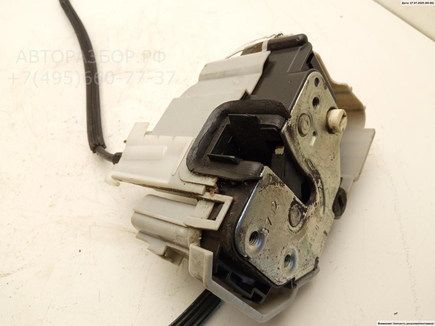 Замок двери задней левой