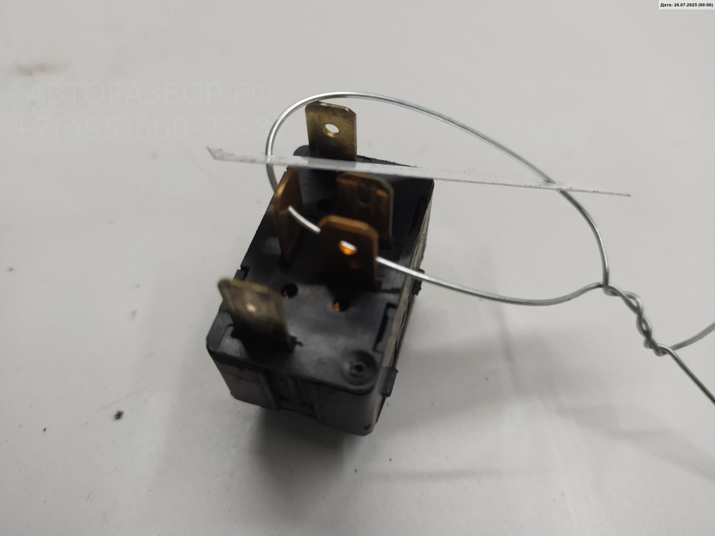 Кнопка стеклоподъемника