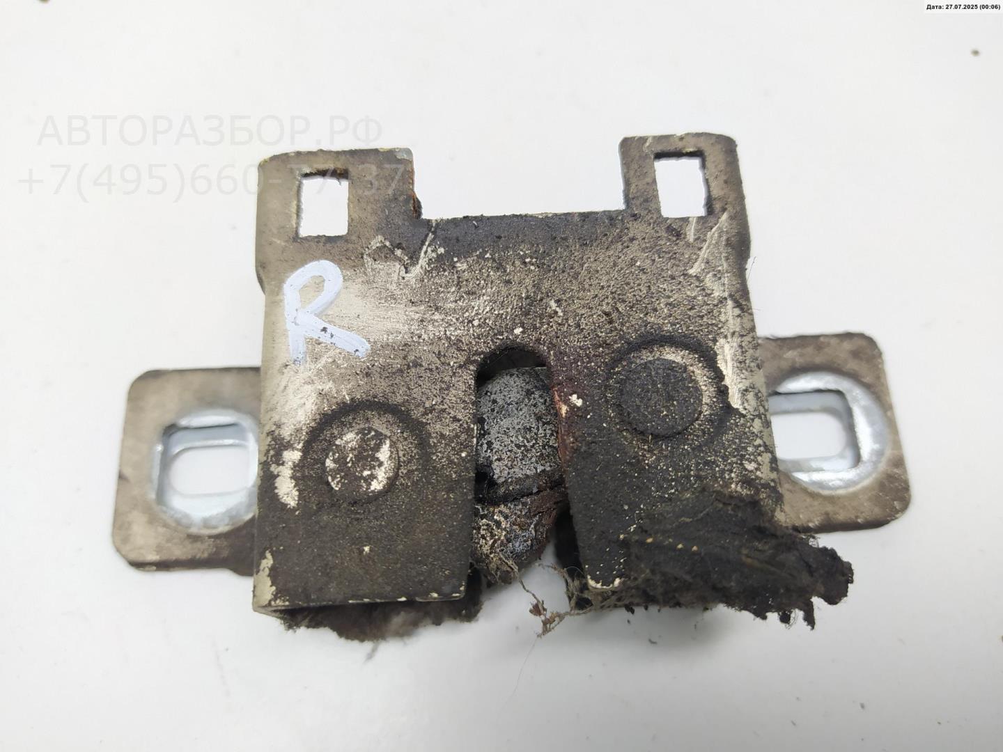 Замок капота