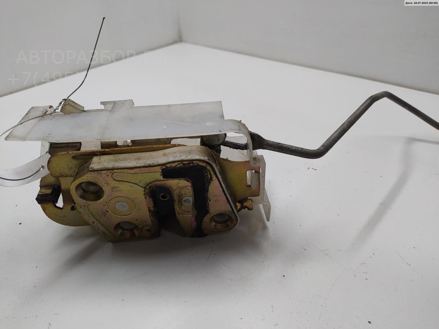 Замок двери передней левой