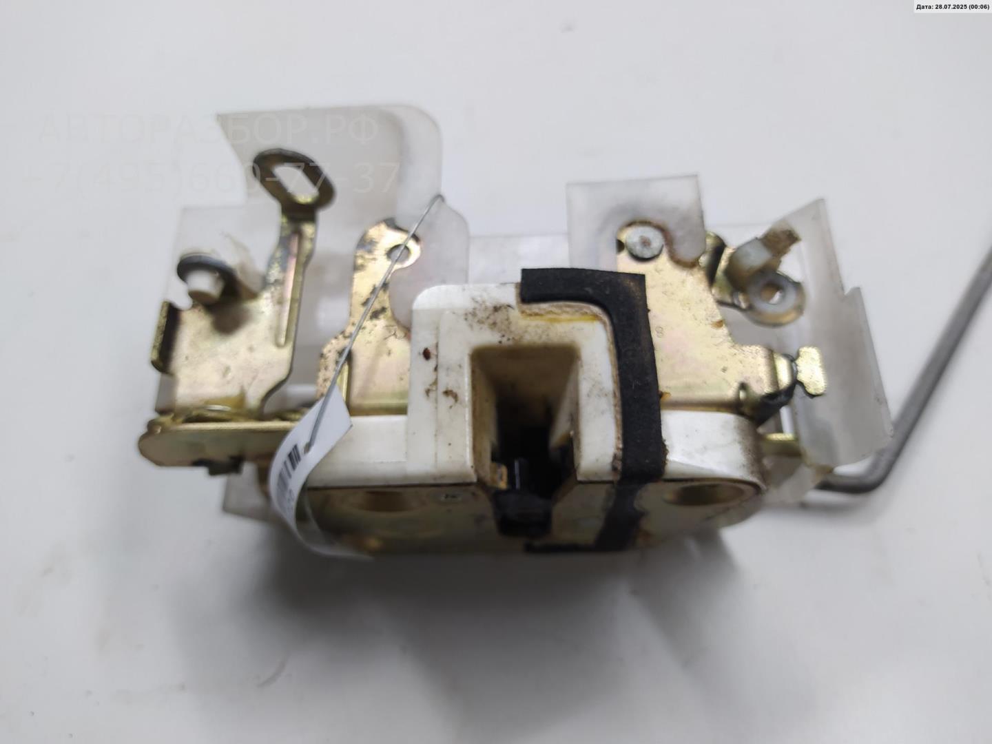 Замок двери передней правой