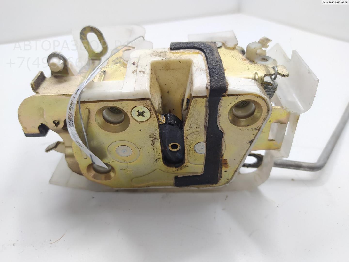 Замок двери передней правой