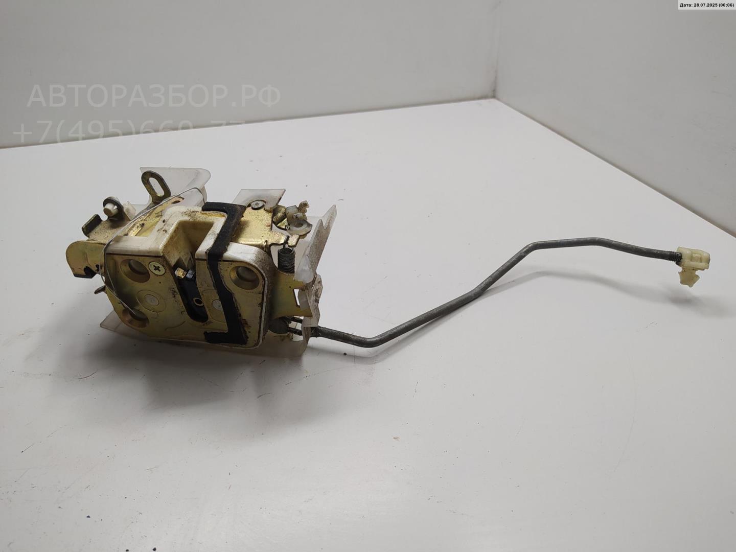 Замок двери передней правой